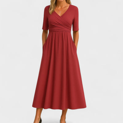 Joanna – Elegant Midiklänning för Alla Tillfällen