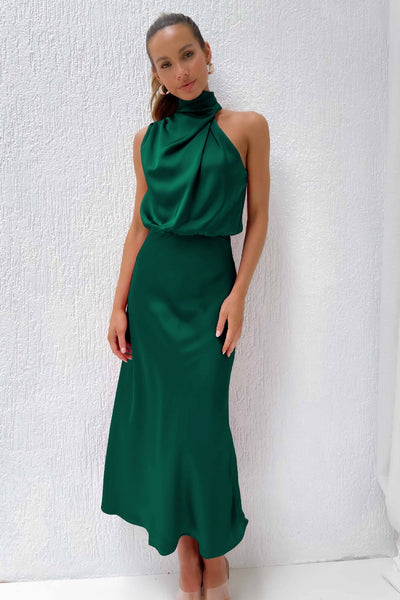 Lång satin klänning med halterneck