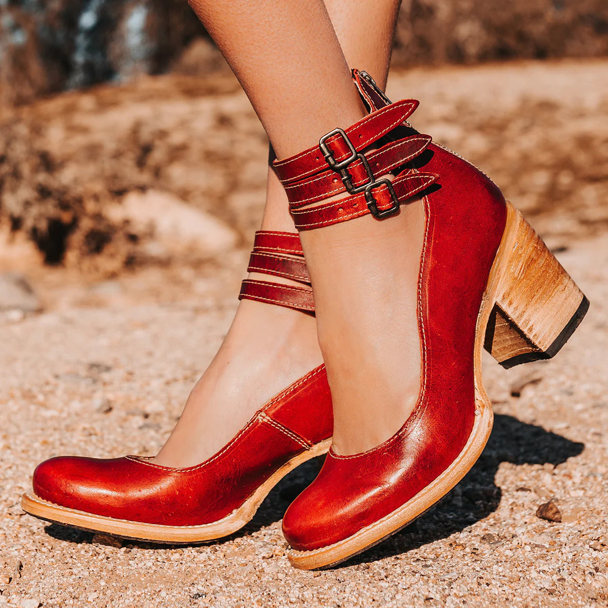 Ginevra™ | Pumps med flera remmar och tjock sula