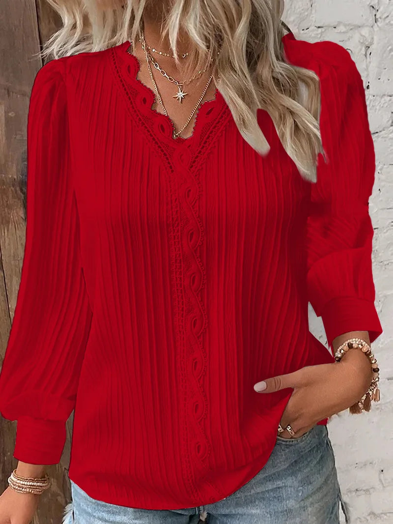Selvie – Blus med spetskant och veck