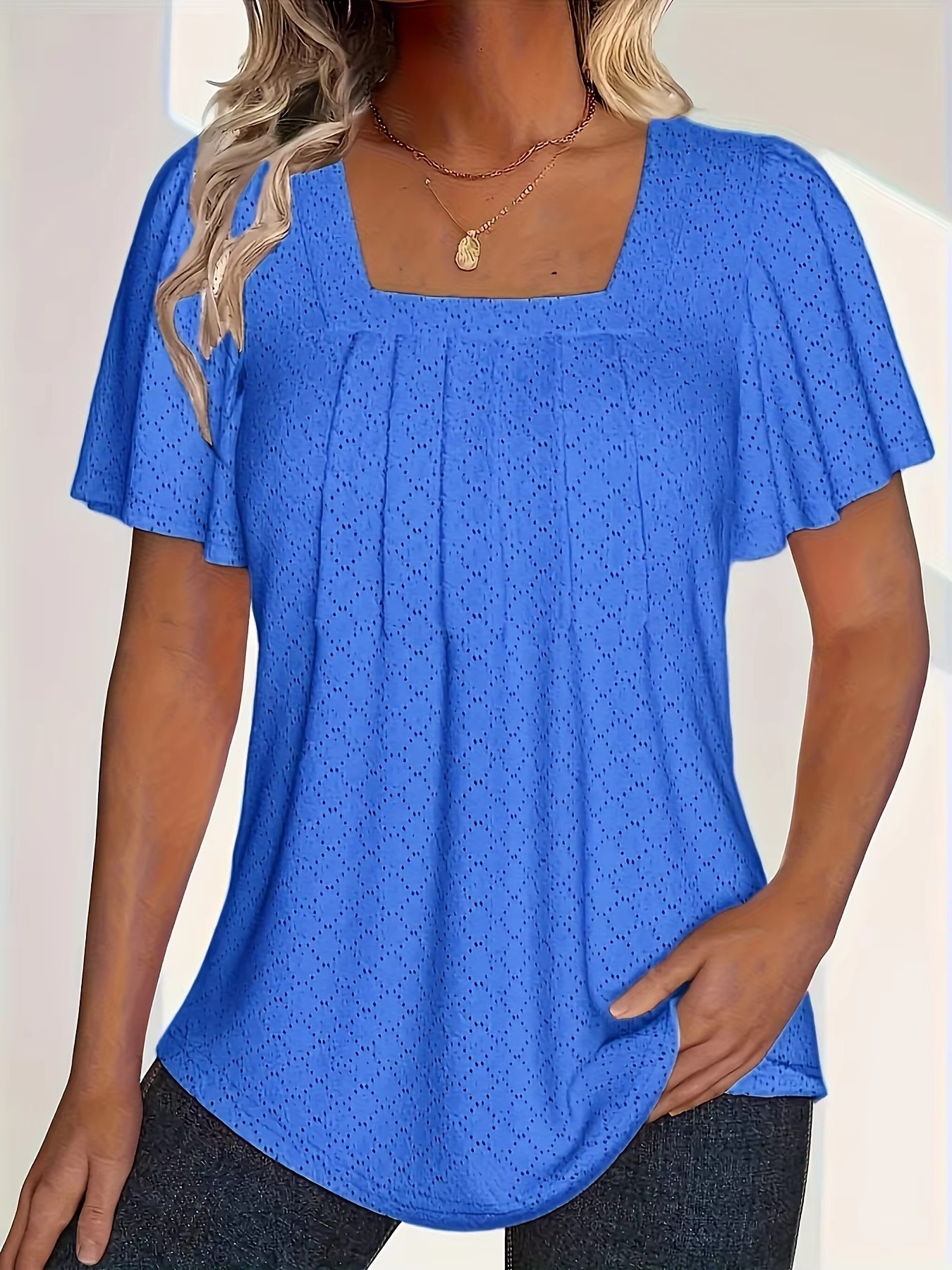 Mirelle – Blus med fyrkantig halsringning och textur