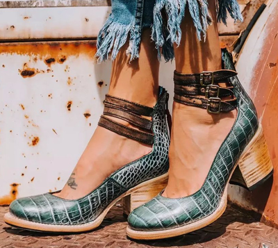 Ginevra™ | Pumps med flera remmar och tjock sula